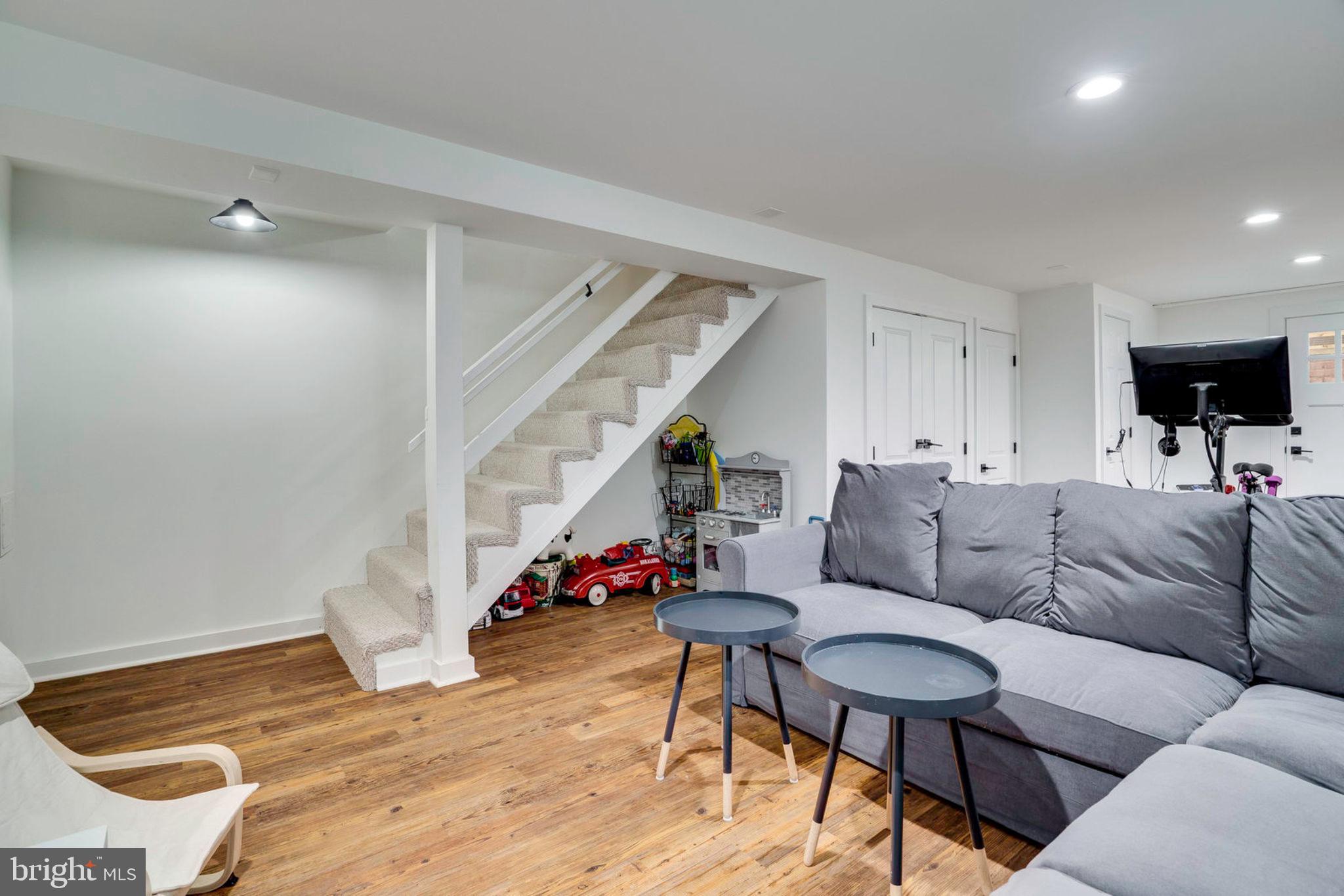 BEACON MANOR - Residential