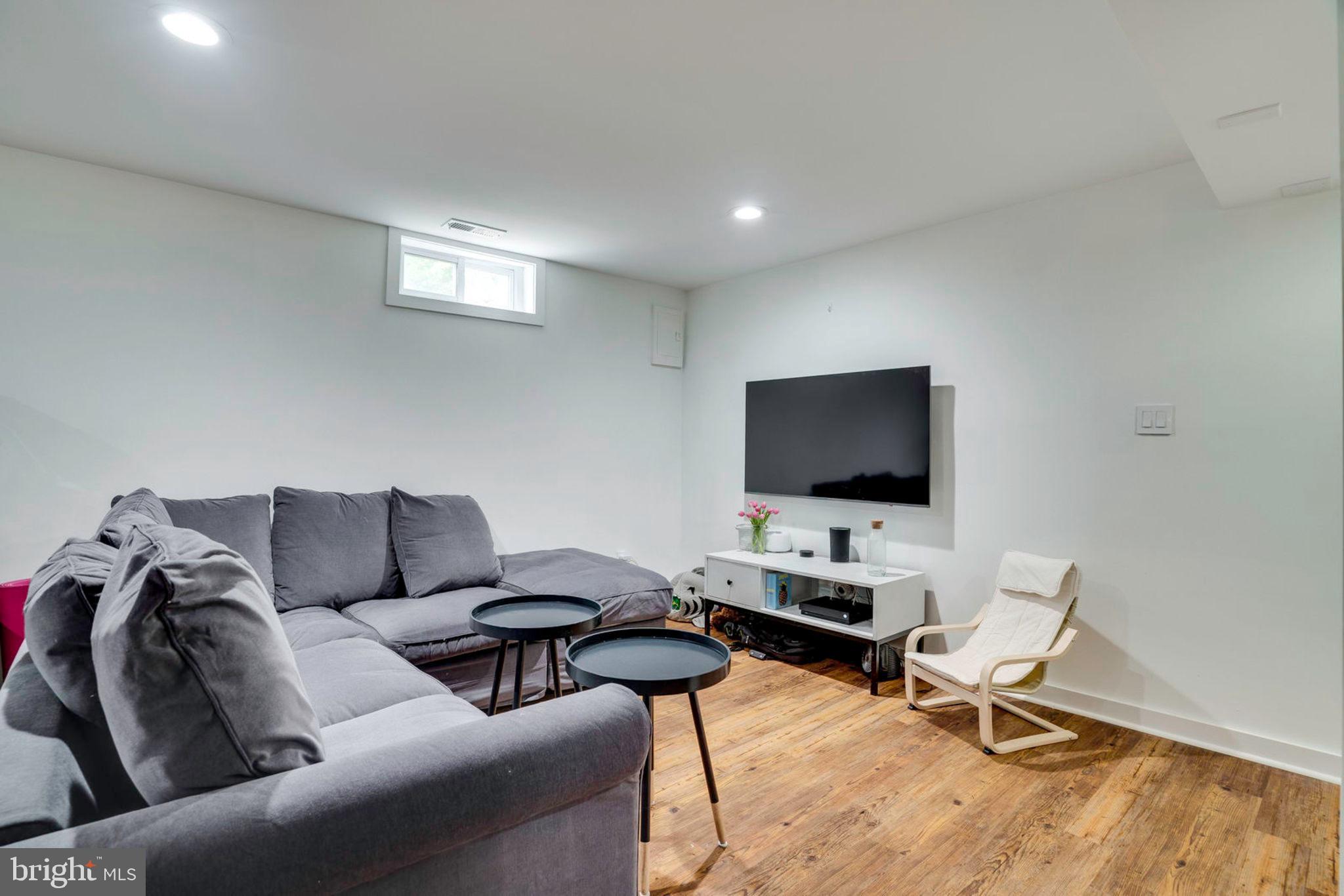 BEACON MANOR - Residential