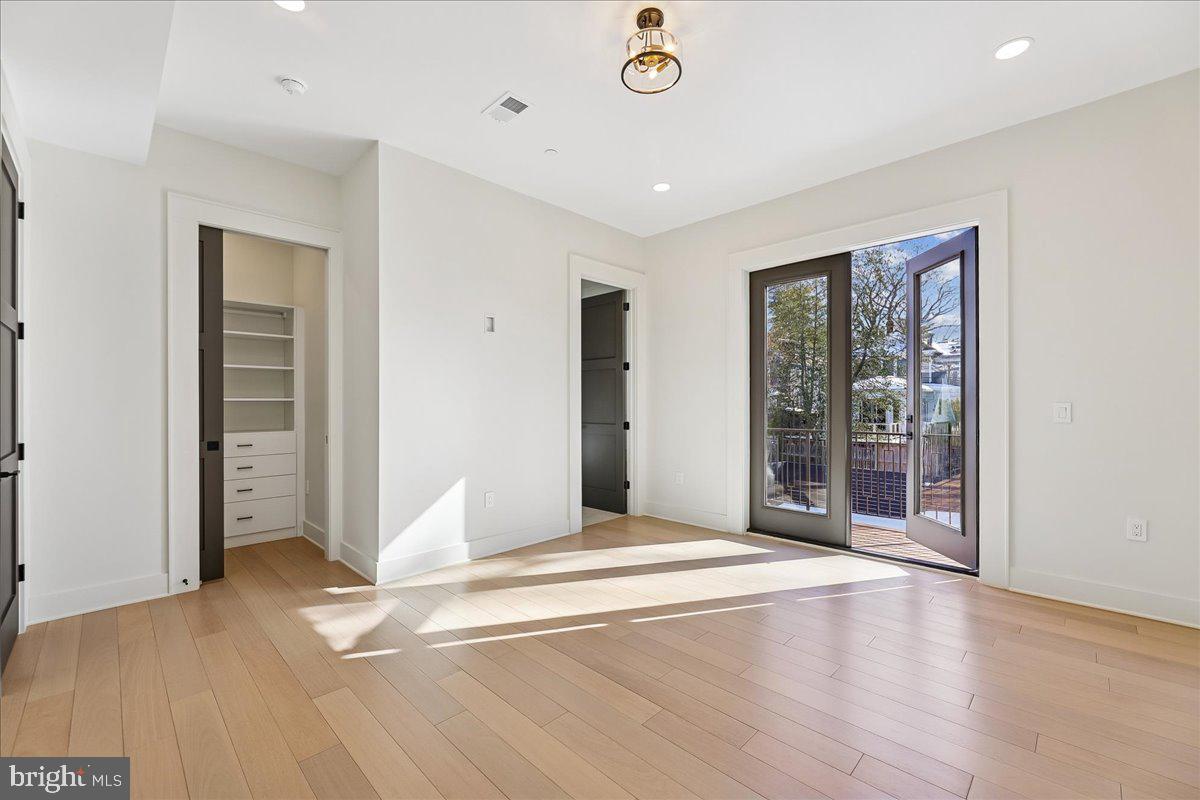 AMERICAN UNIVERSITY PARK - Residential