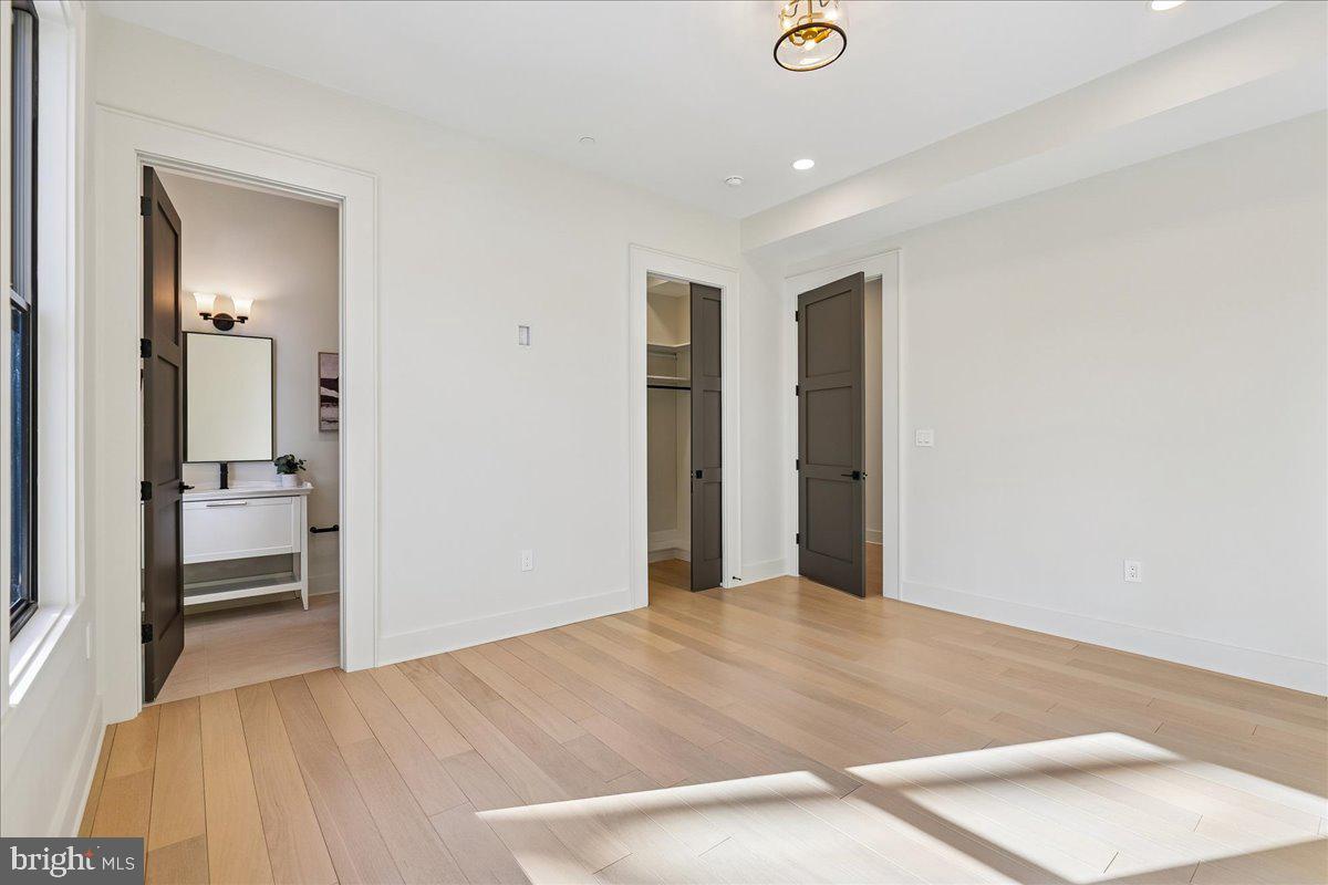 AMERICAN UNIVERSITY PARK - Residential