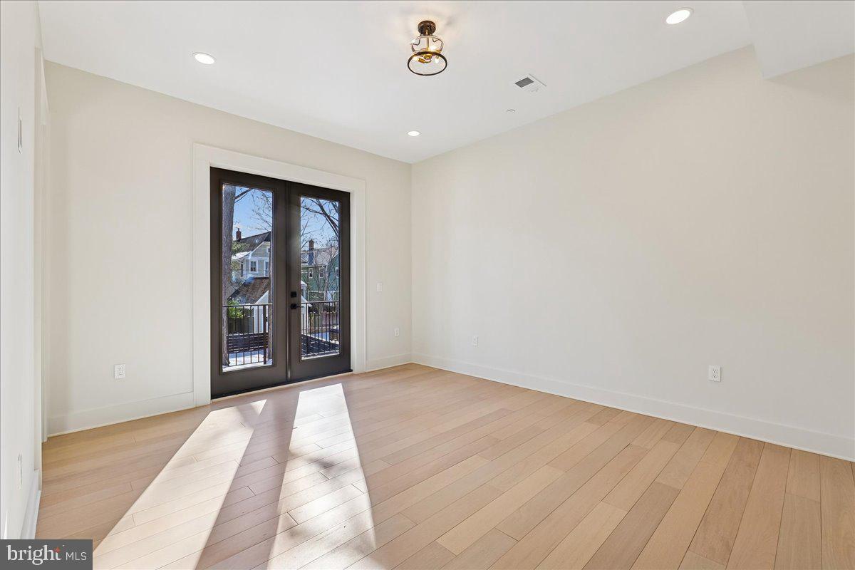 AMERICAN UNIVERSITY PARK - Residential