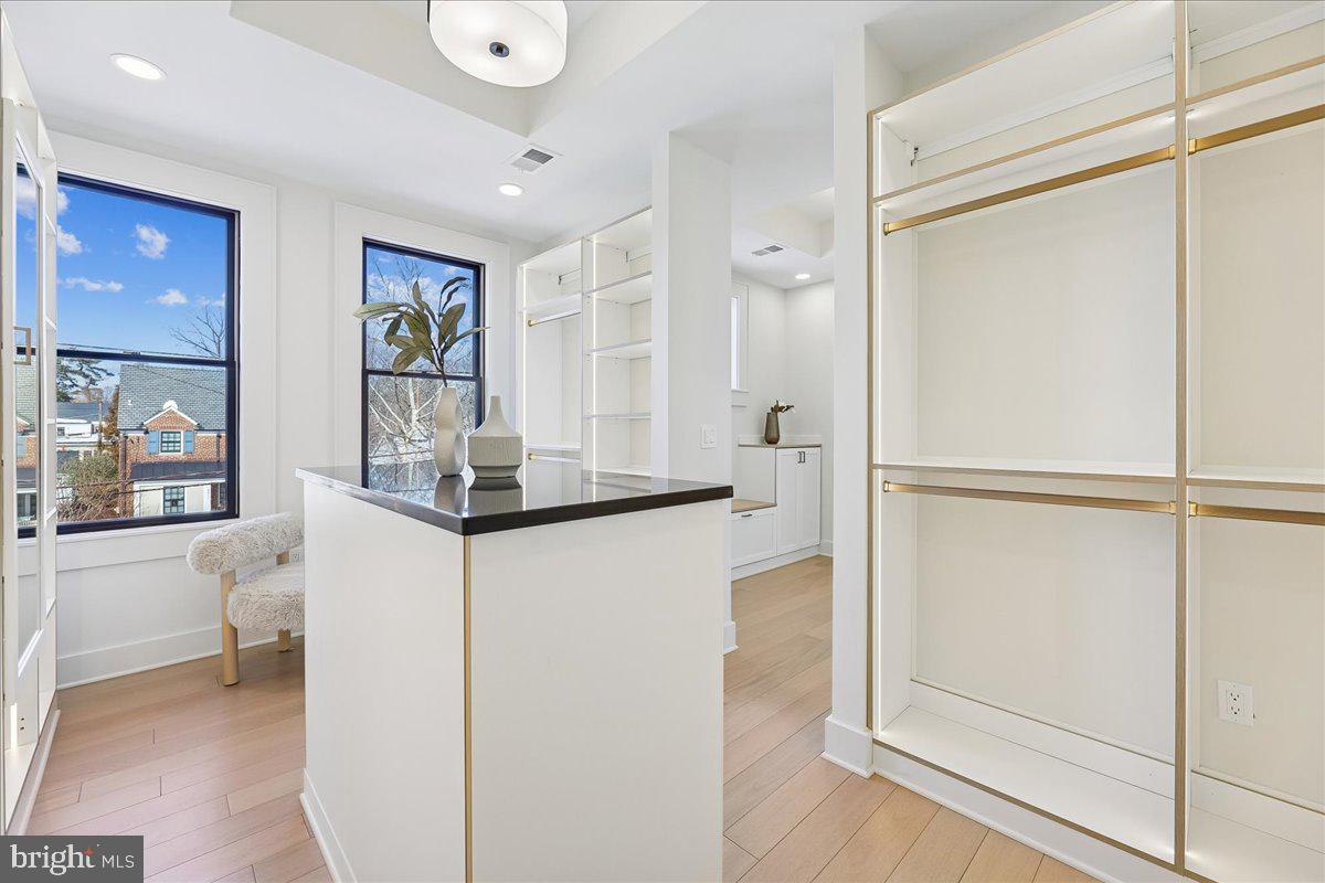 AMERICAN UNIVERSITY PARK - Residential