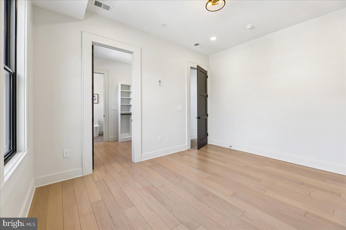 AMERICAN UNIVERSITY PARK - Residential