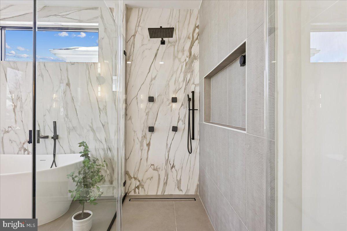 AMERICAN UNIVERSITY PARK - Residential