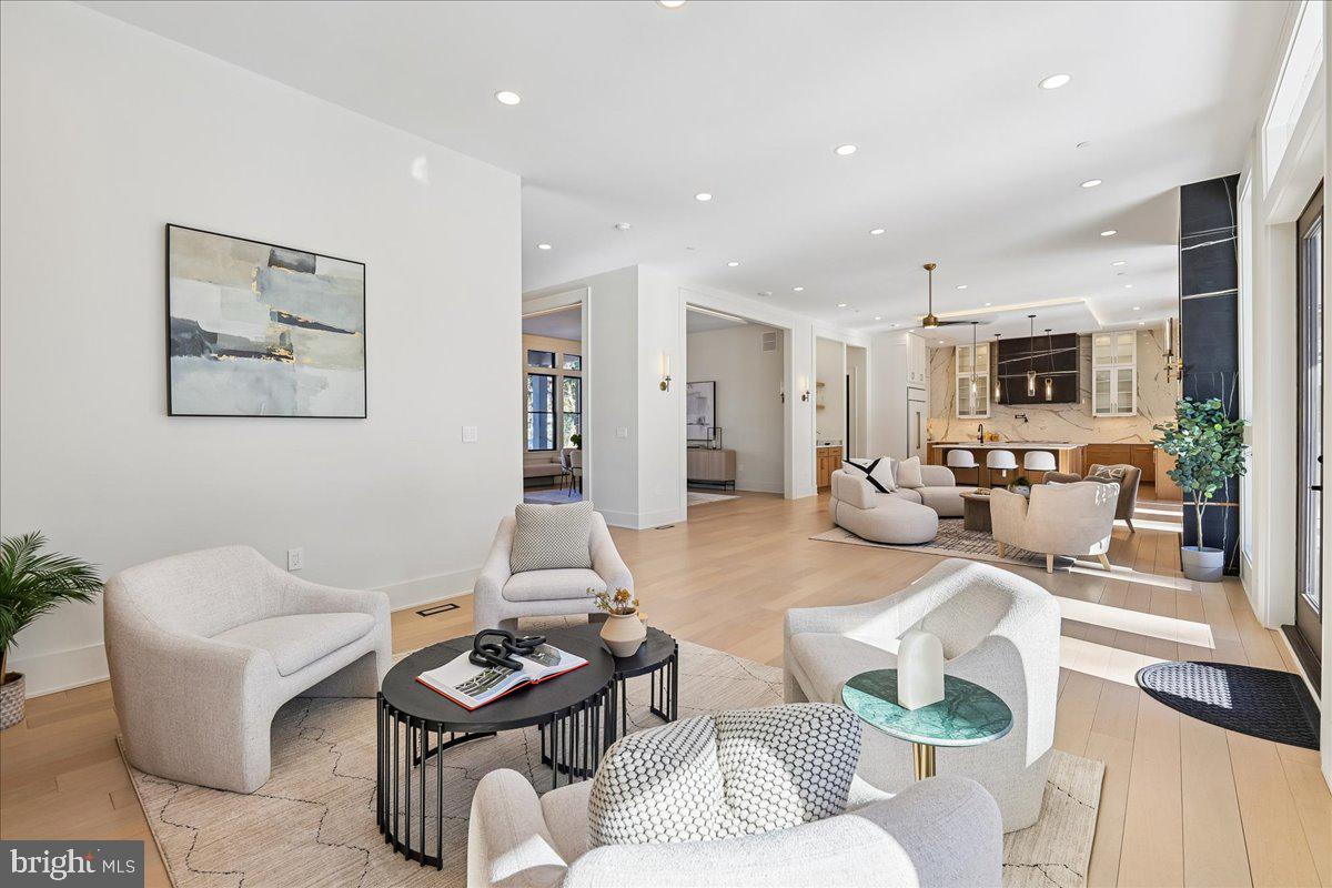 AMERICAN UNIVERSITY PARK - Residential