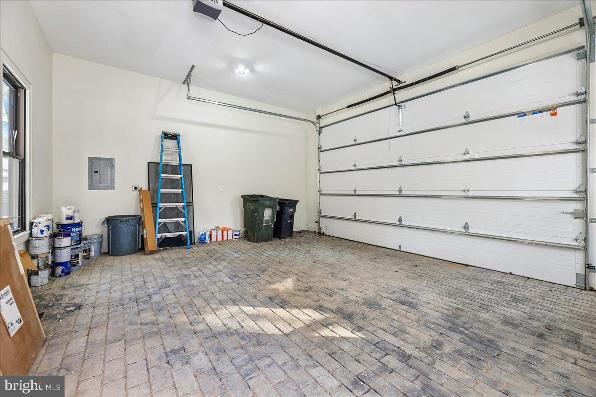 AMERICAN UNIVERSITY PARK - Residential