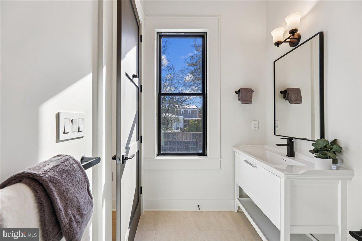 AMERICAN UNIVERSITY PARK - Residential