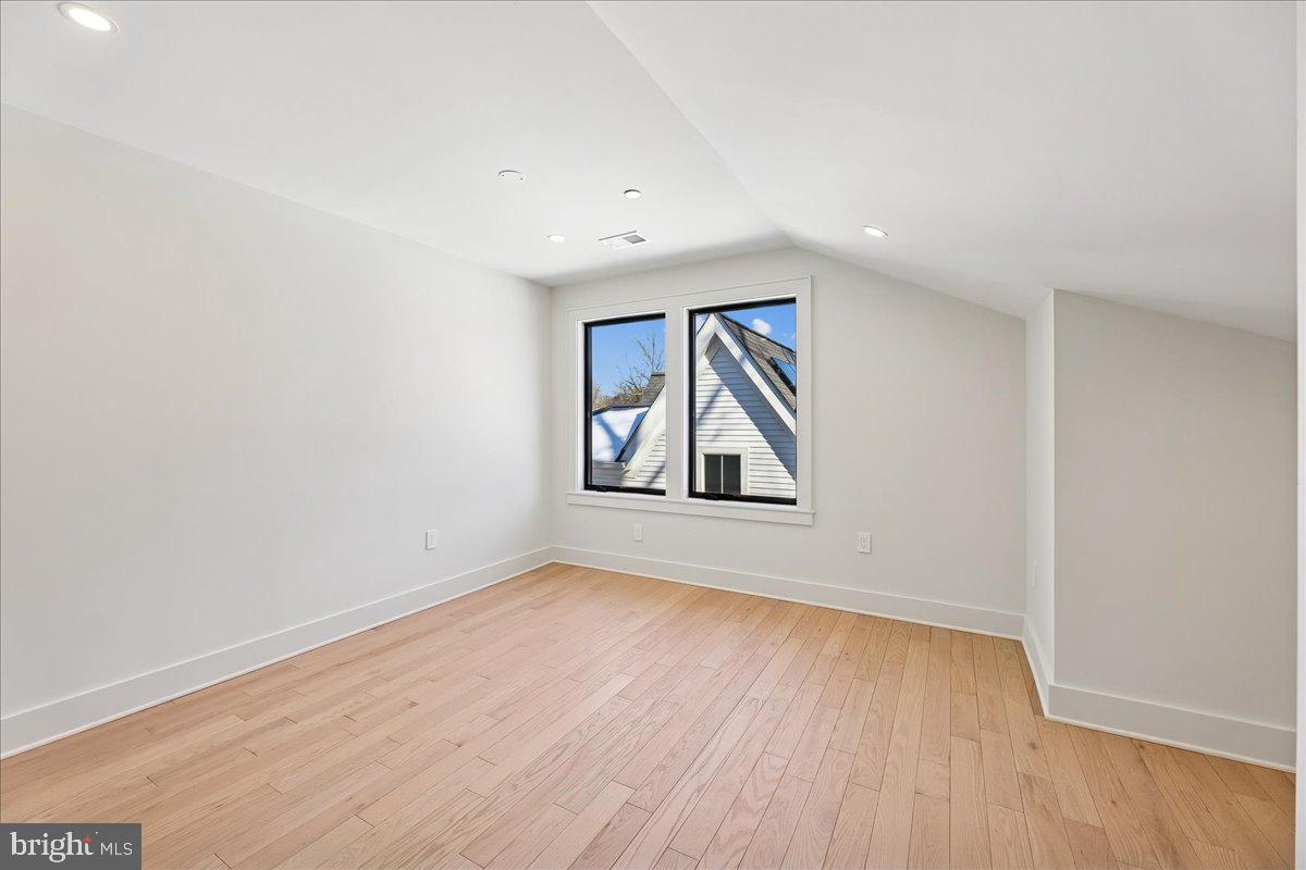 AMERICAN UNIVERSITY PARK - Residential