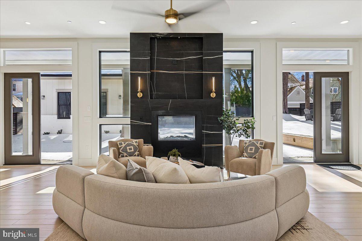 AMERICAN UNIVERSITY PARK - Residential