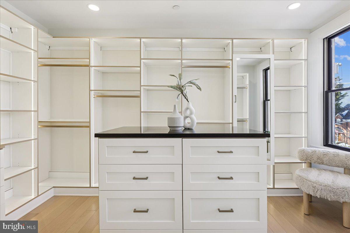 AMERICAN UNIVERSITY PARK - Residential