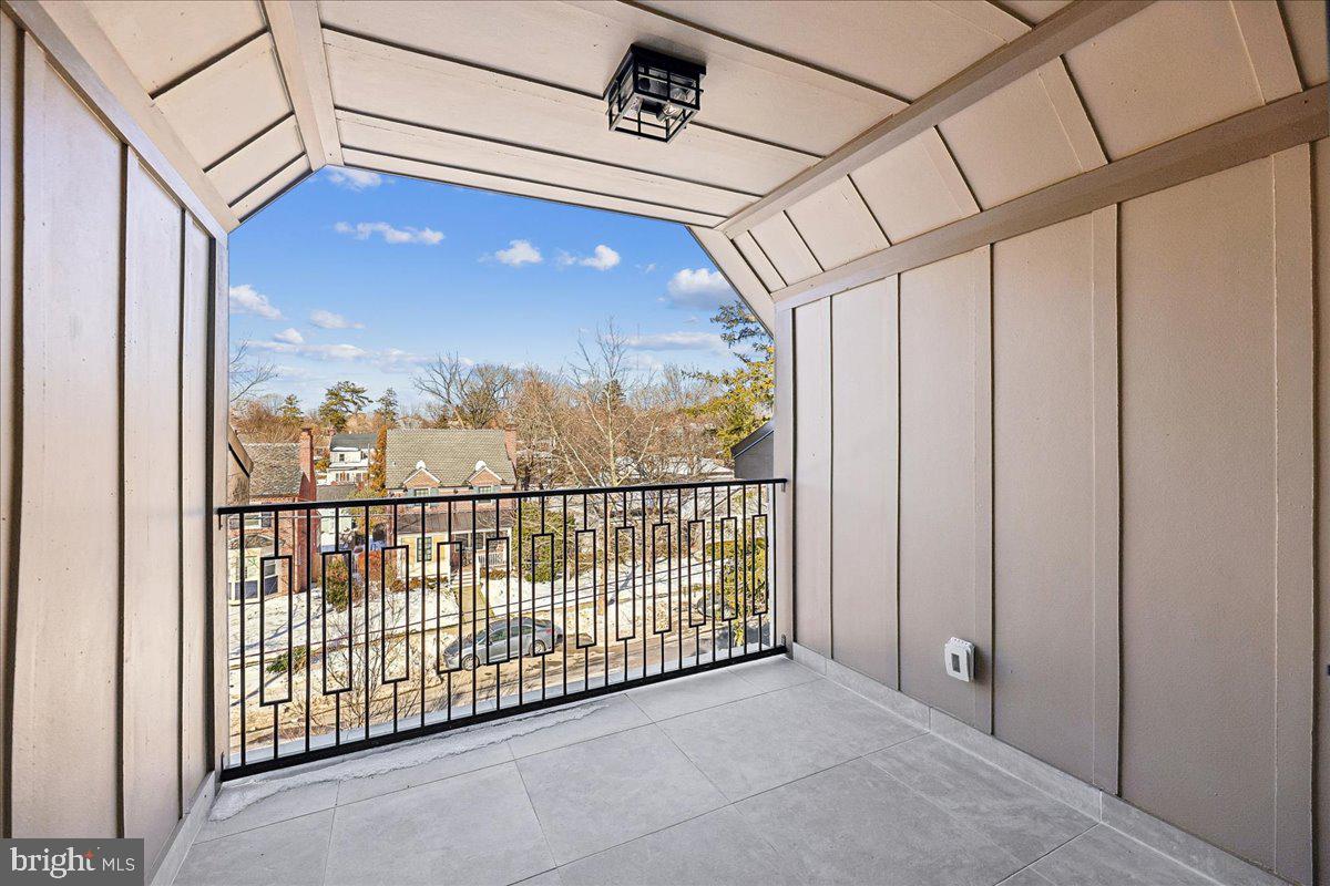 AMERICAN UNIVERSITY PARK - Residential