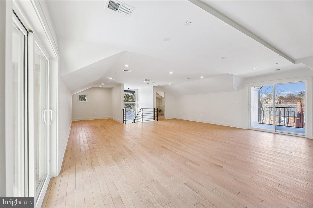 AMERICAN UNIVERSITY PARK - Residential