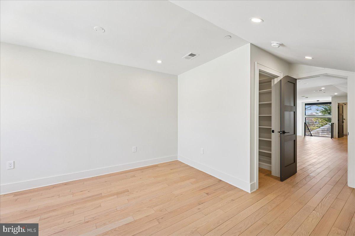 AMERICAN UNIVERSITY PARK - Residential