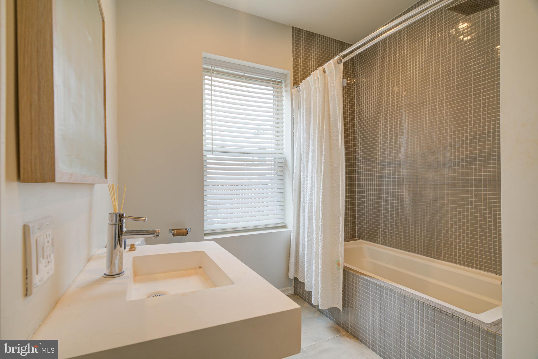 NORTHERN LIBERTIES - Residential Lease