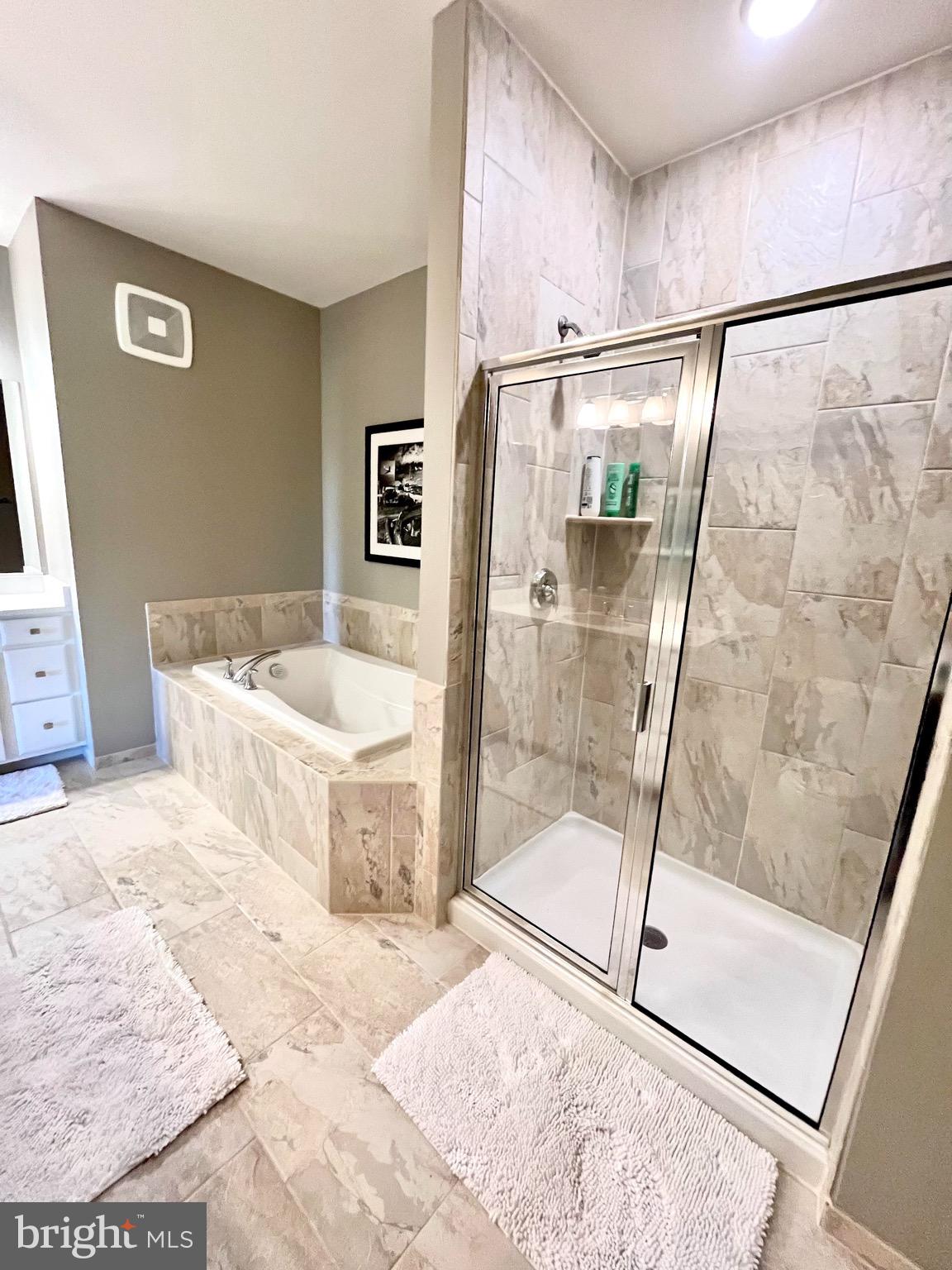 LOFTS AT VILLAGE WALK - Residential