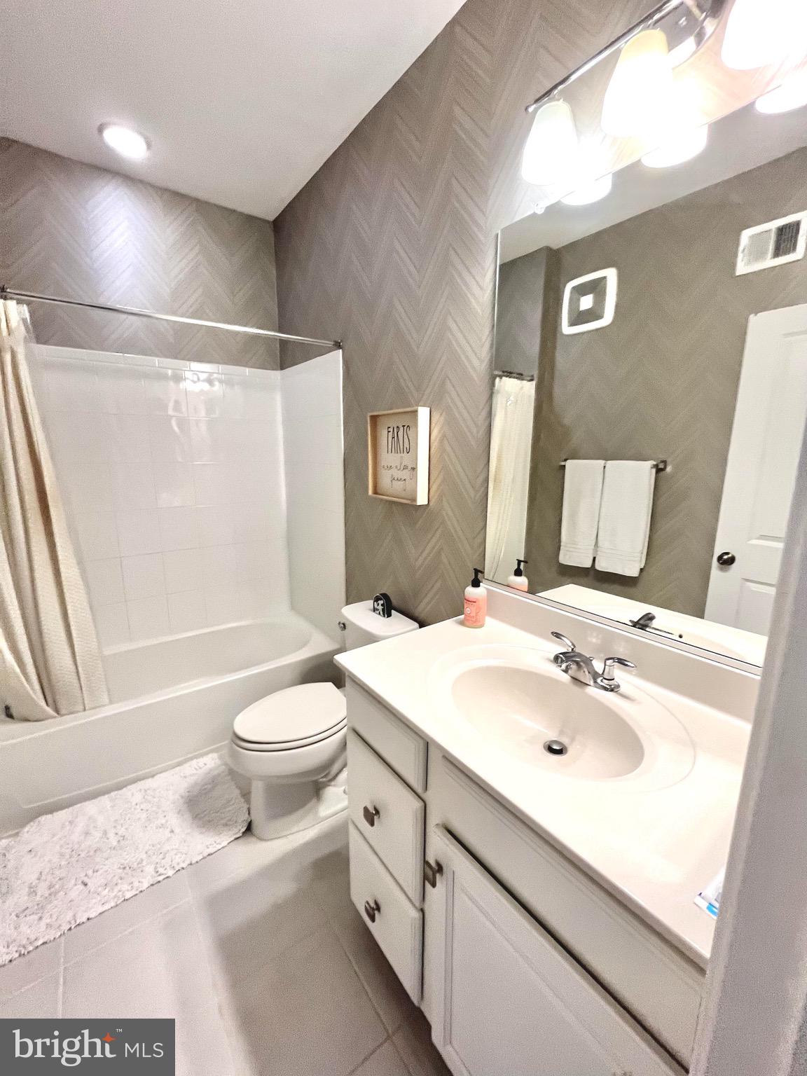 LOFTS AT VILLAGE WALK - Residential