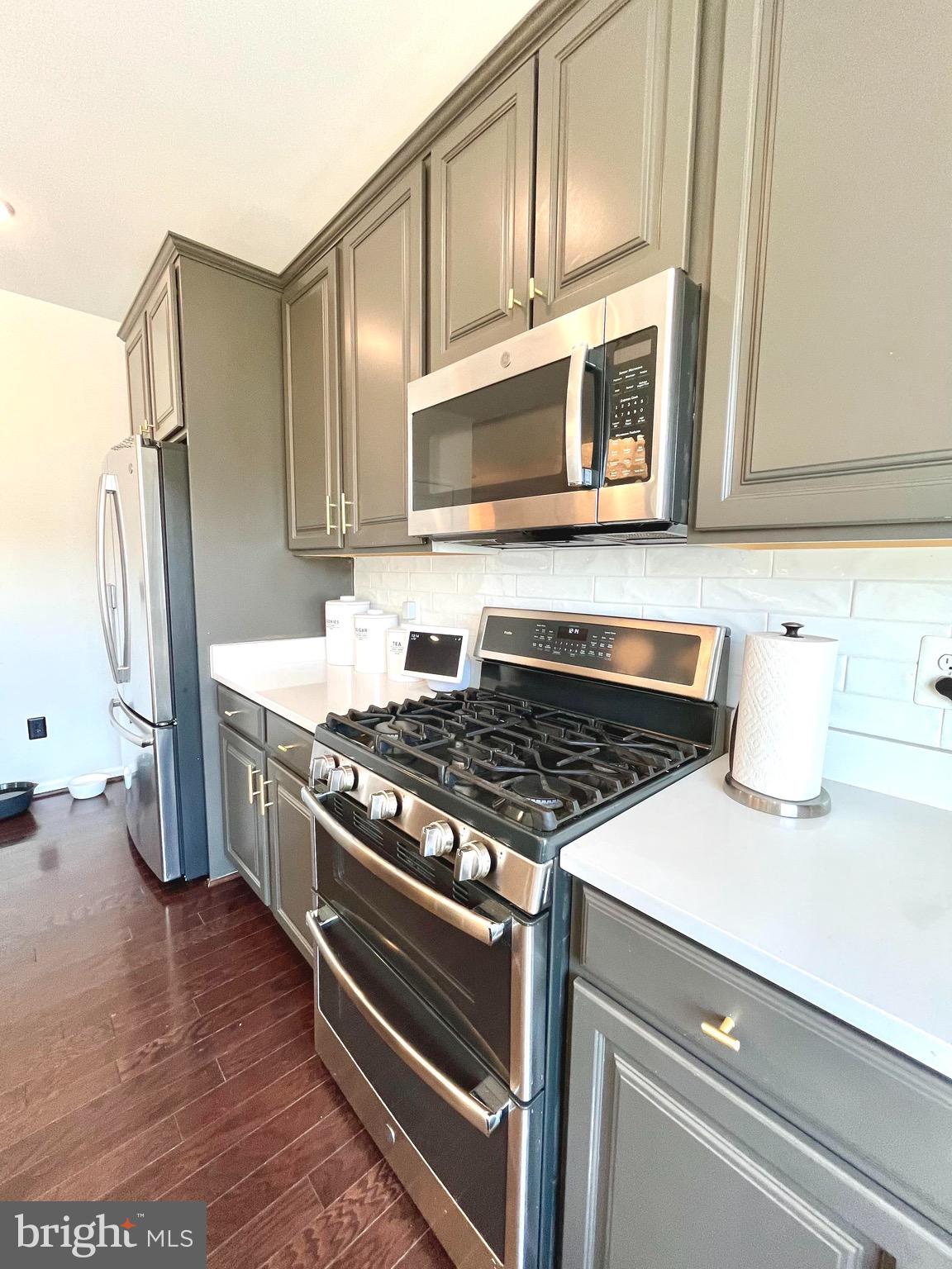 LOFTS AT VILLAGE WALK - Residential