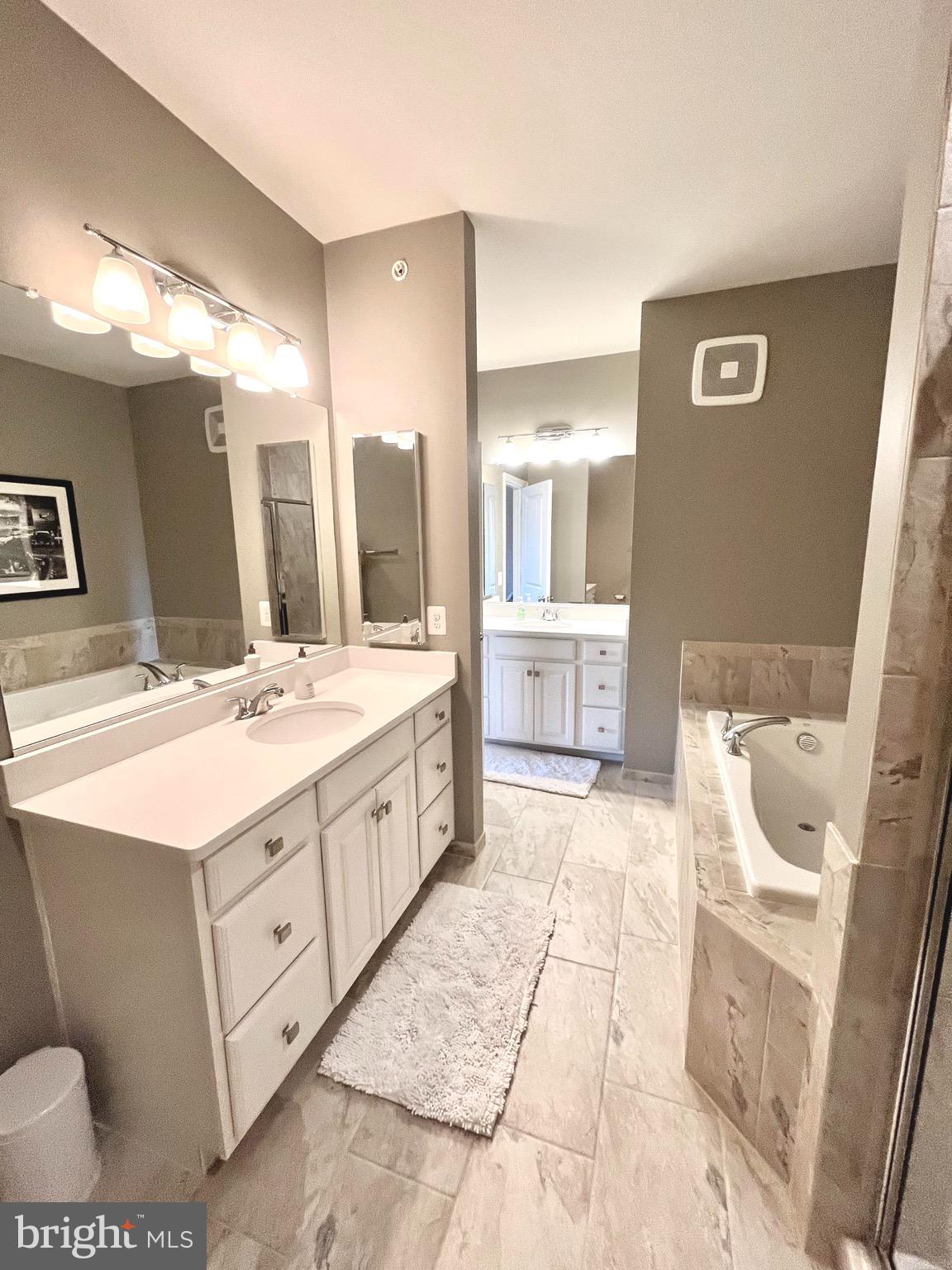 LOFTS AT VILLAGE WALK - Residential