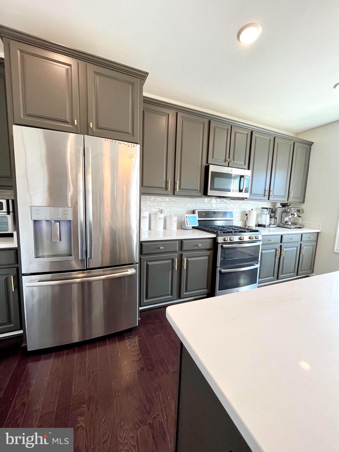 LOFTS AT VILLAGE WALK - Residential