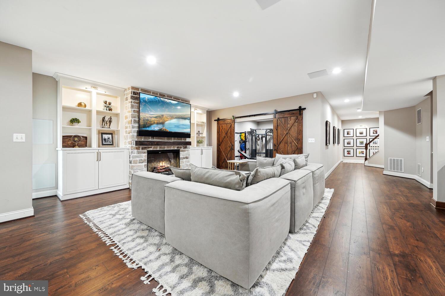 BROADLANDS SOUTH - Residential