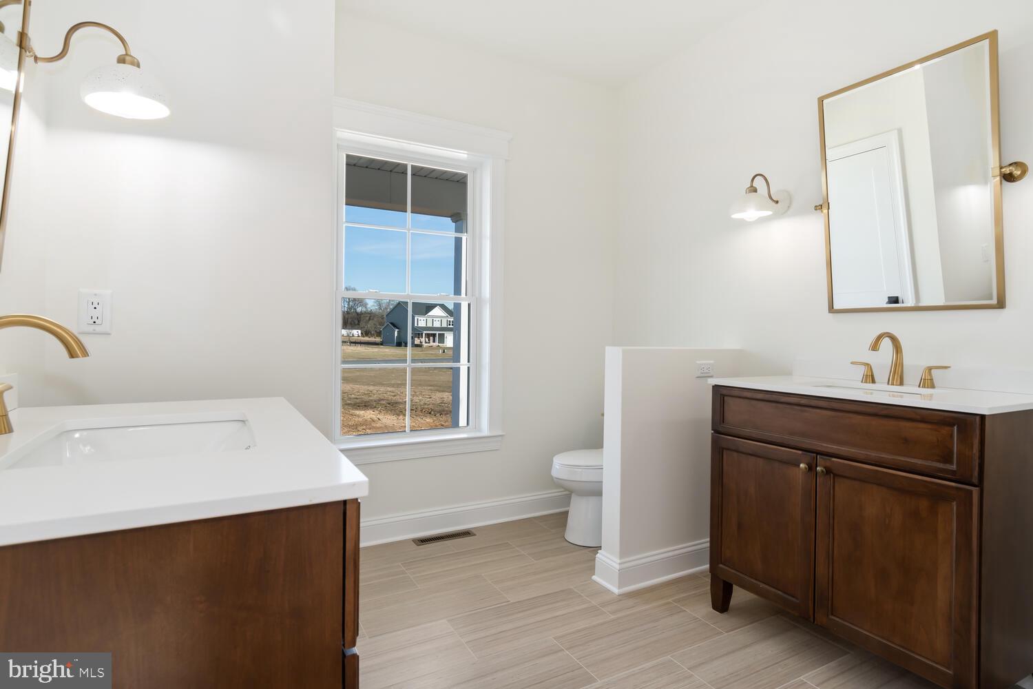 EAGLE MANOR - Residential