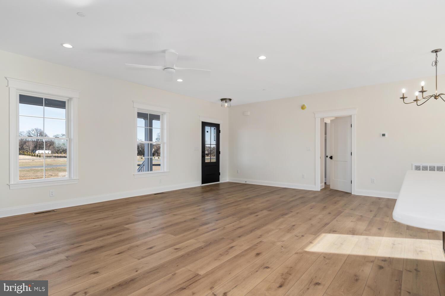 EAGLE MANOR - Residential