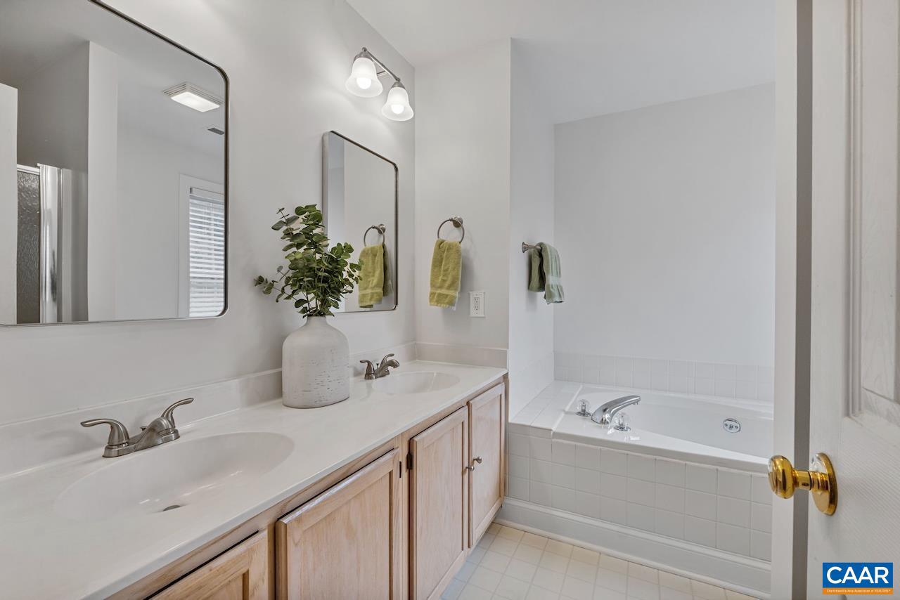 REDFIELDS - Residential