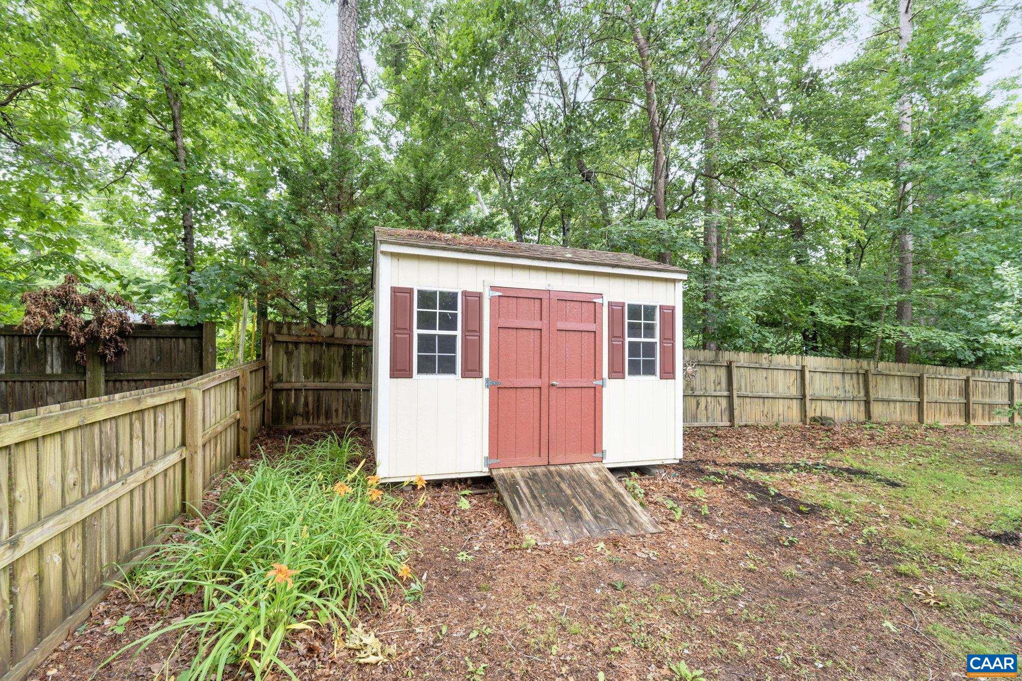 LAKE MONTICELLO - Residential