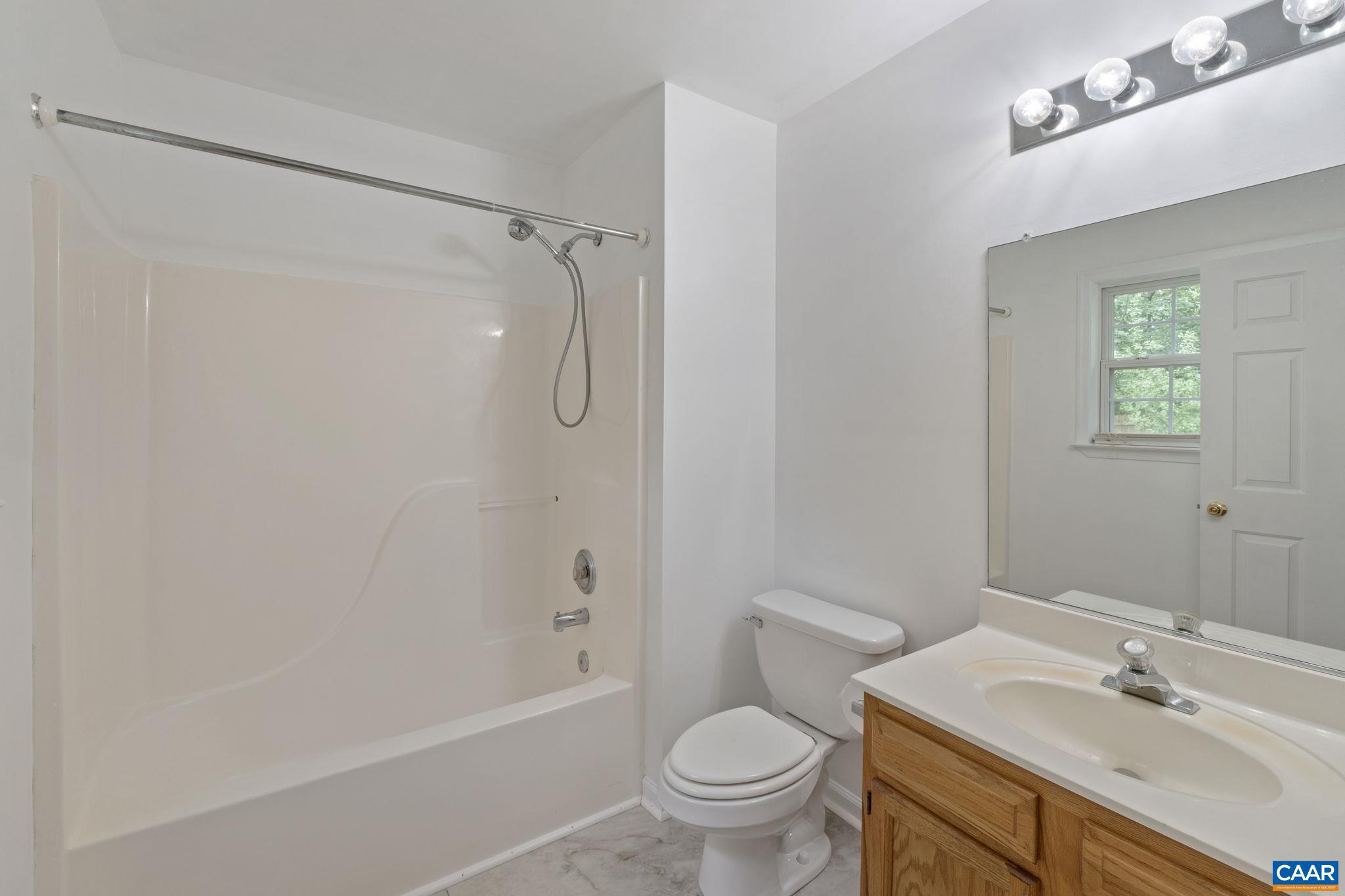 LAKE MONTICELLO - Residential