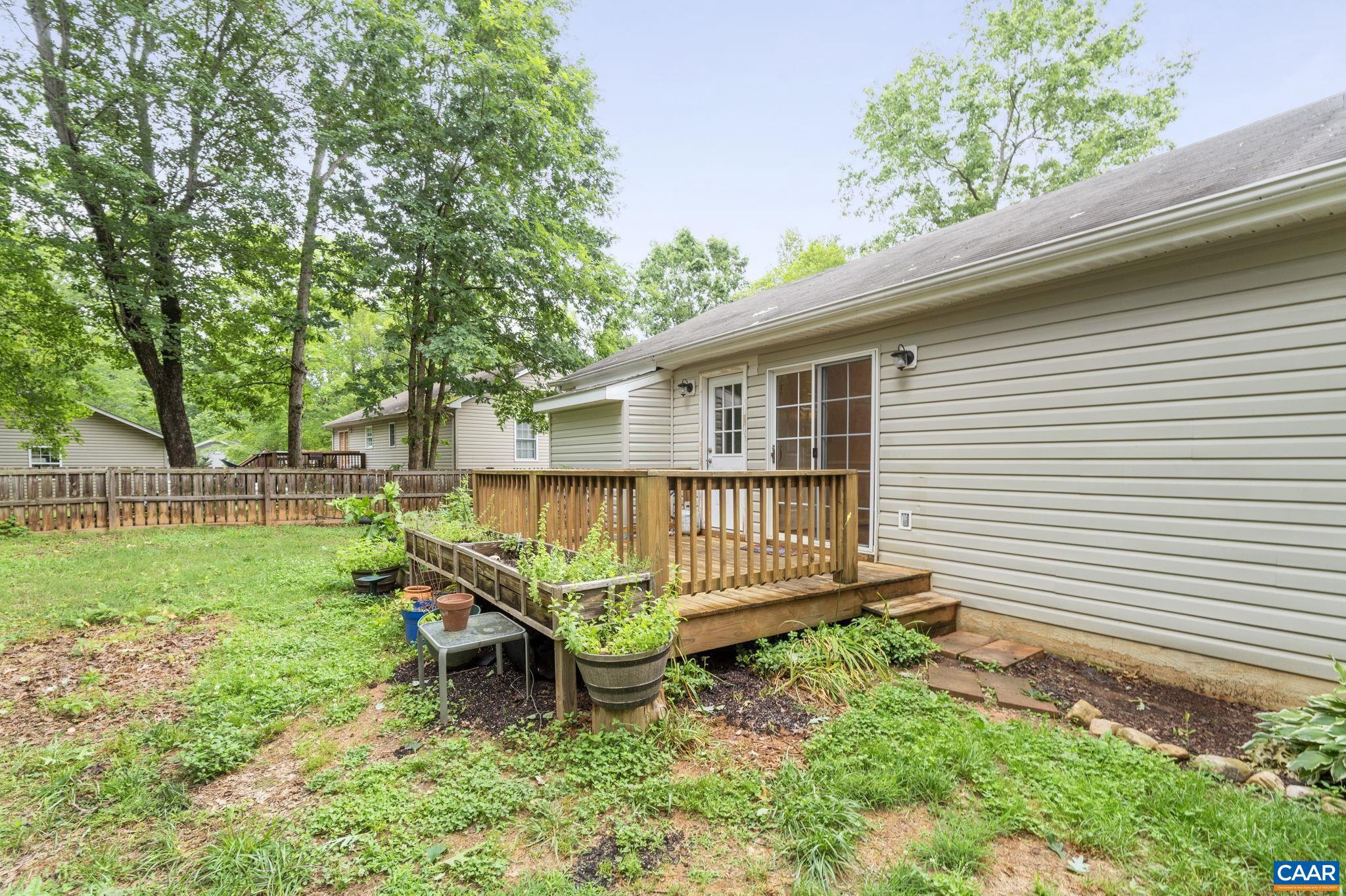 LAKE MONTICELLO - Residential