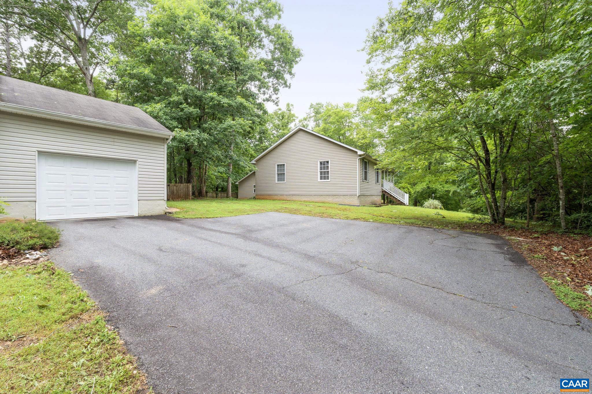 LAKE MONTICELLO - Residential