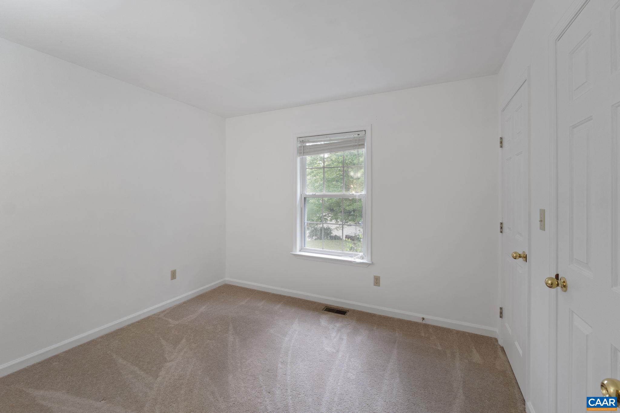 LAKE MONTICELLO - Residential