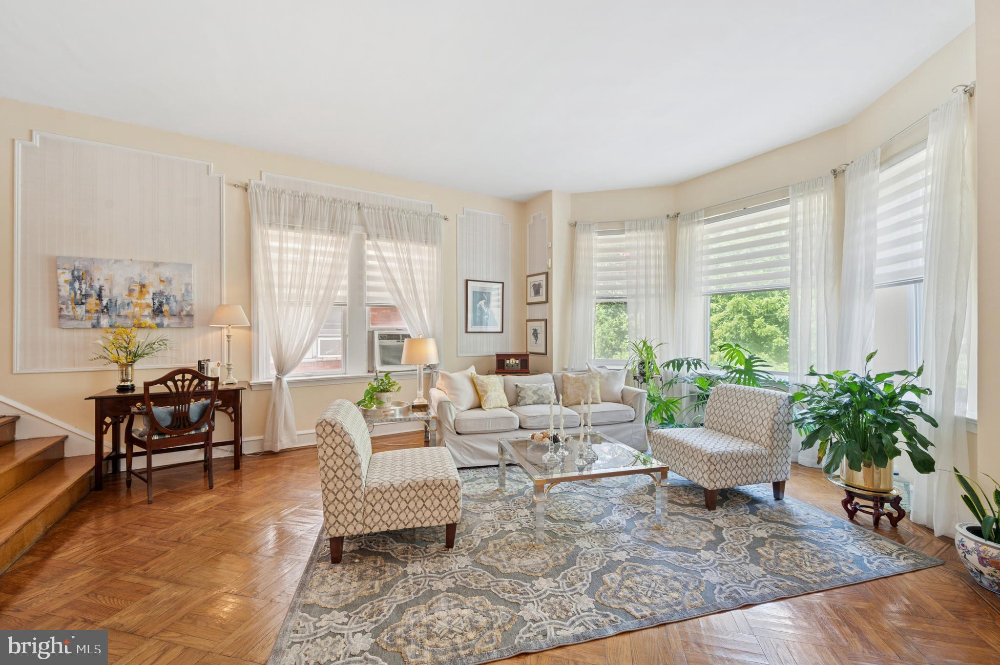 834 W COBBS CREEK PARKWAY