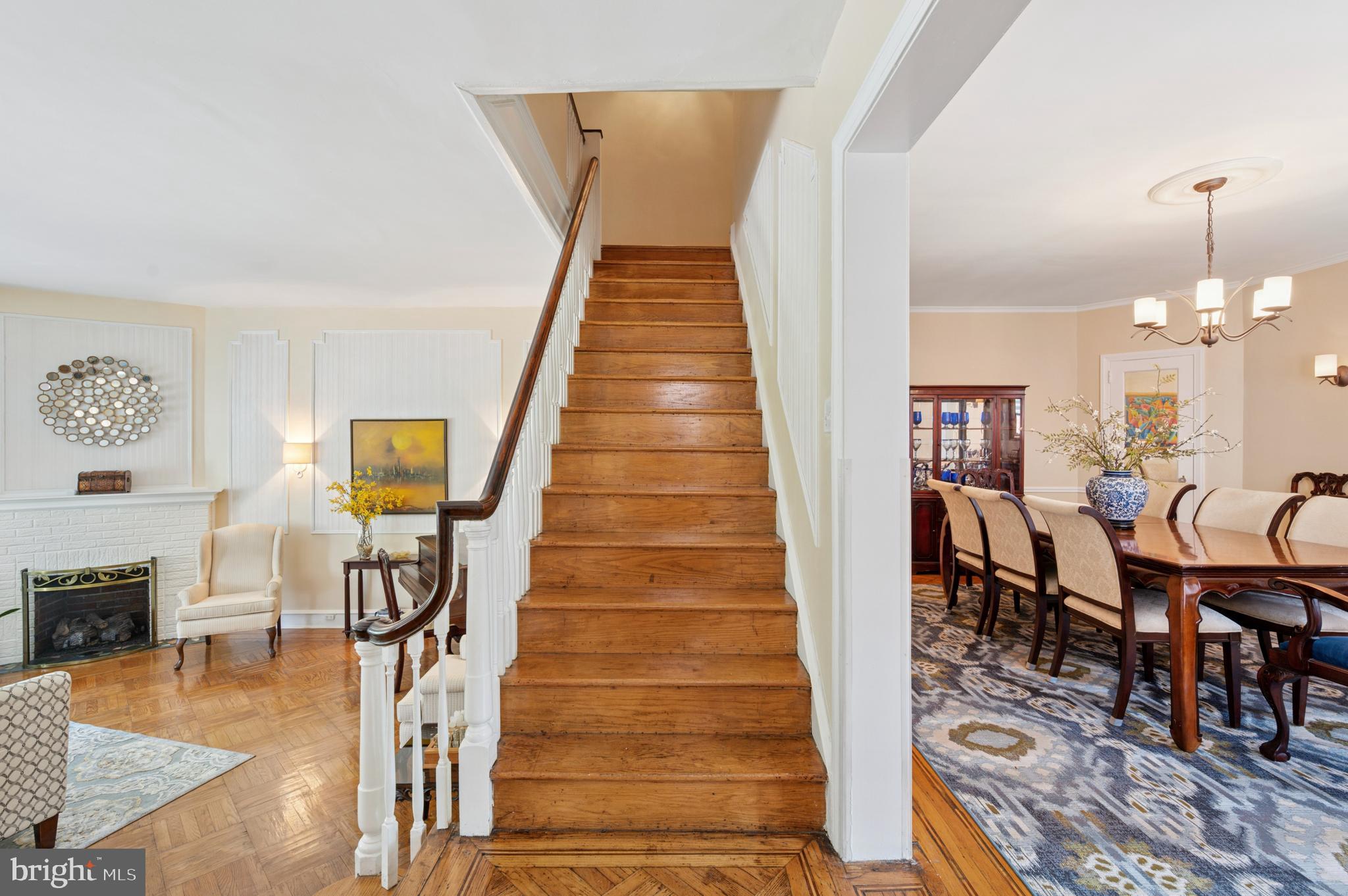 834 W COBBS CREEK PARKWAY