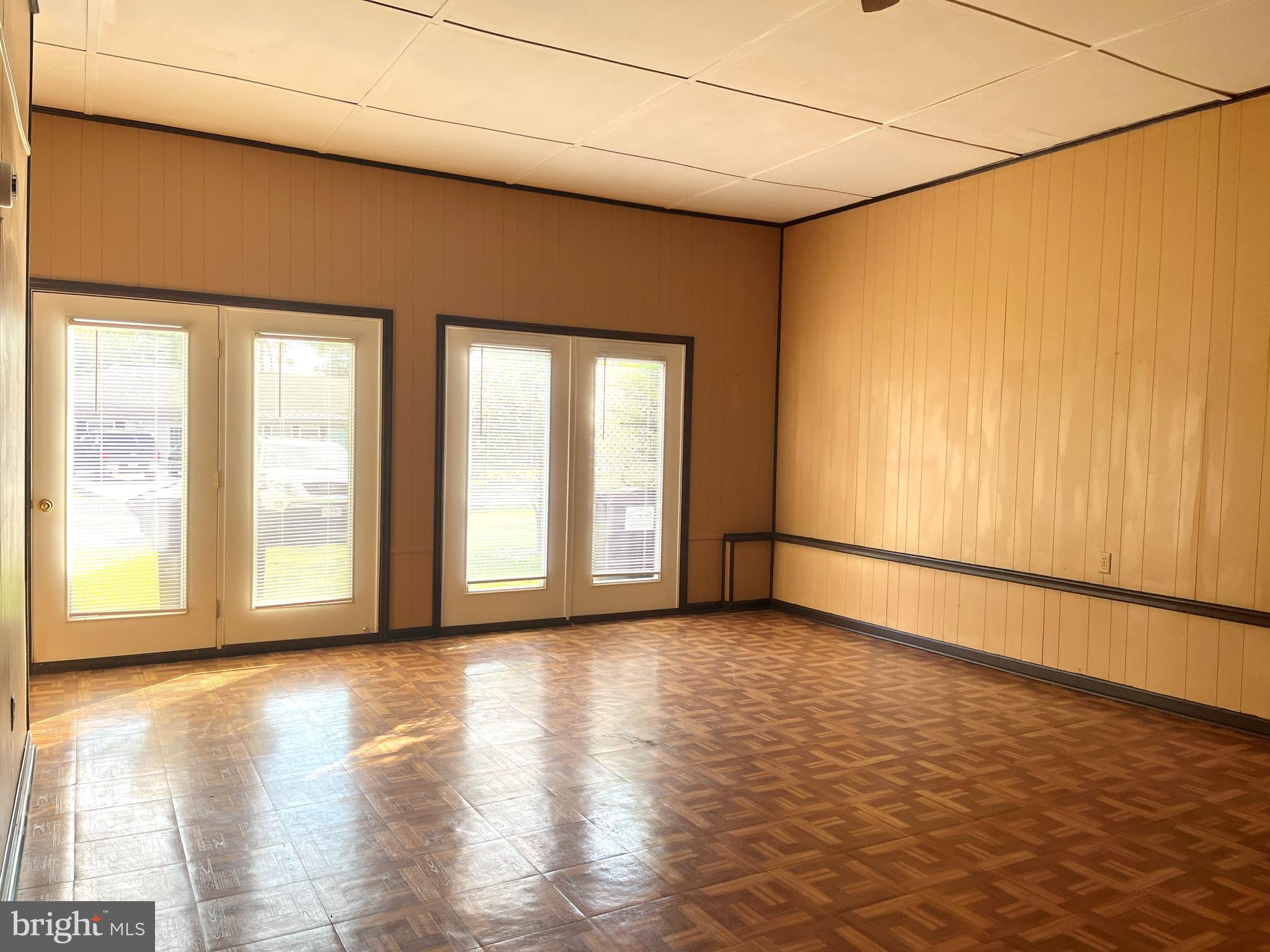 FAIRVIEW ACRES - Residential