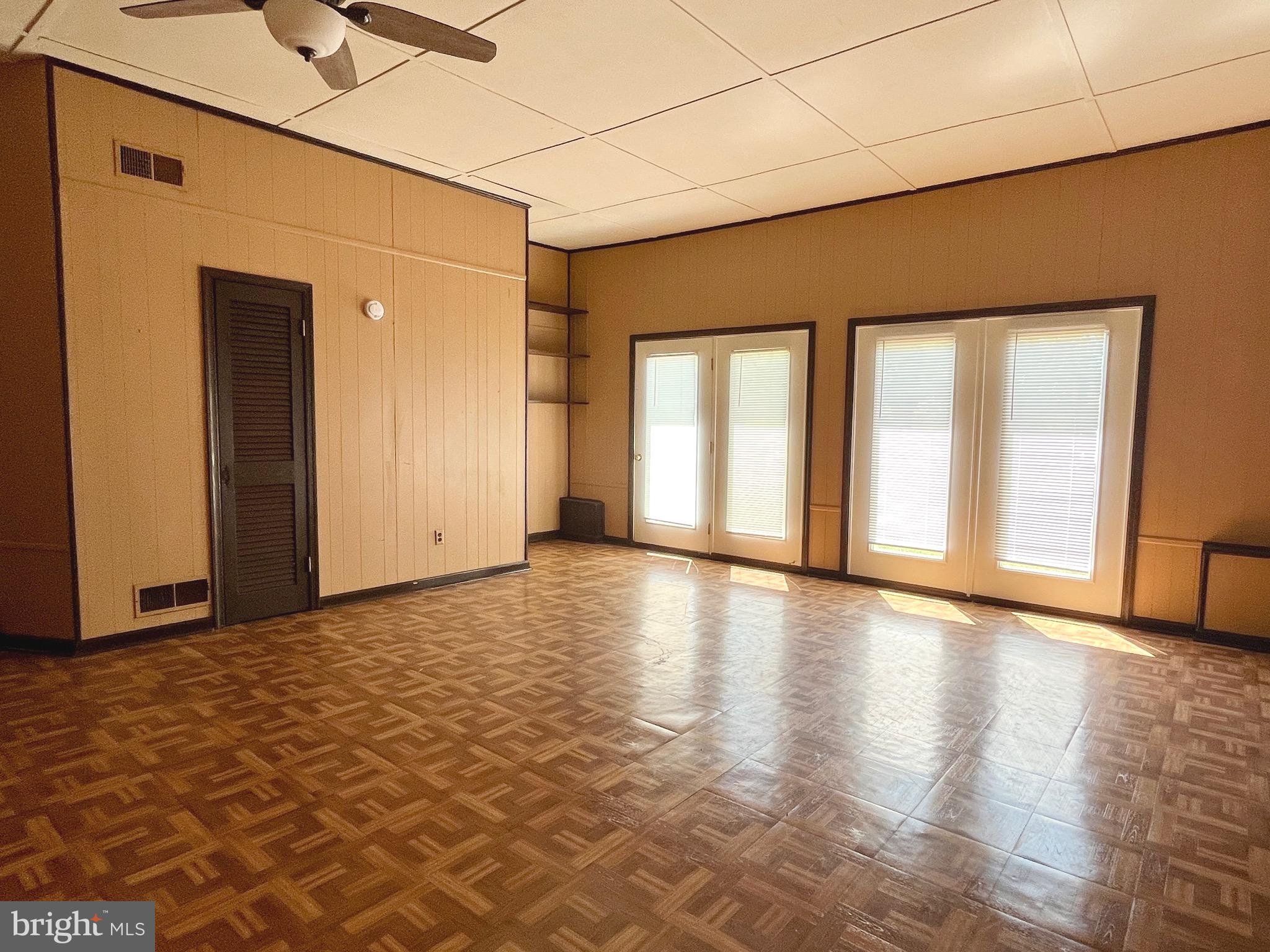 FAIRVIEW ACRES - Residential