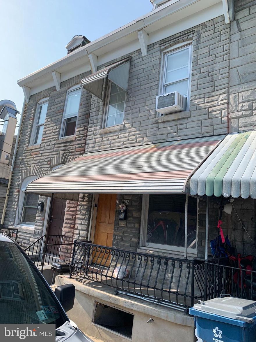 Ready for first time homeowner or investor who wants to put some TLC in!!
4 beds 1.5 baths