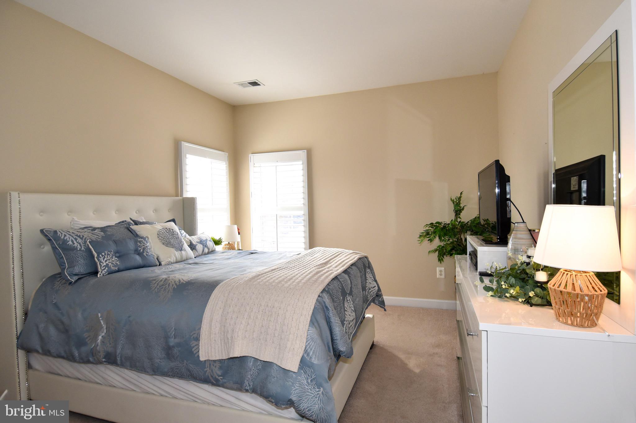 FEATHERSTONE FARMS - Residential