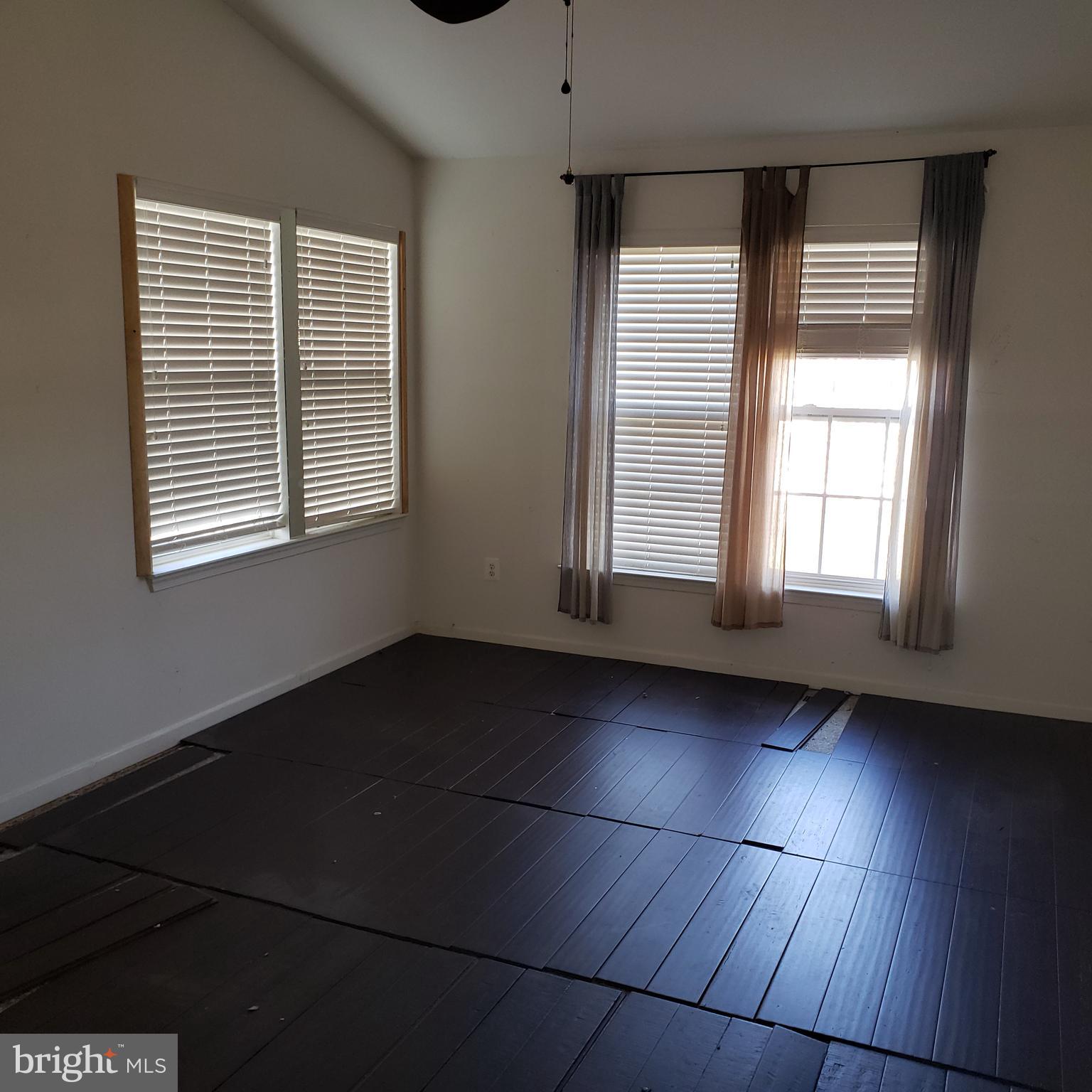 COVENTRY FARMS - Residential