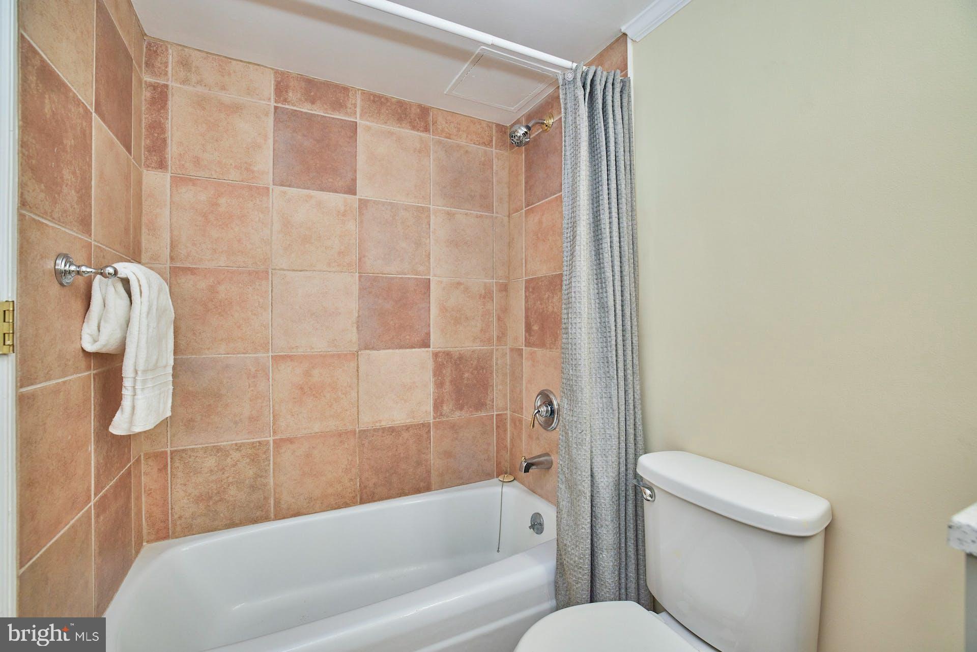 RIVIERA OF CHEVY CHASE - Residential