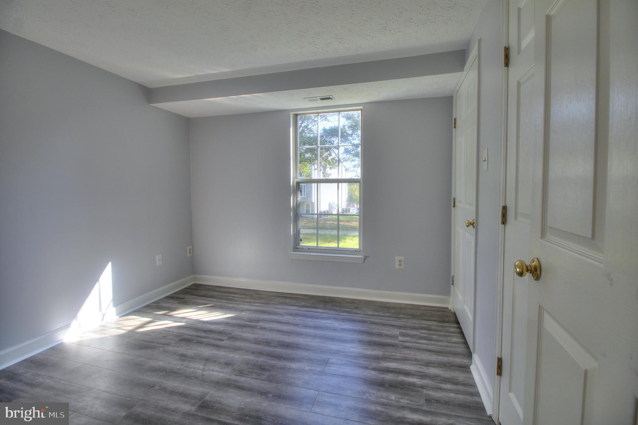 RIVERSIDE - Residential