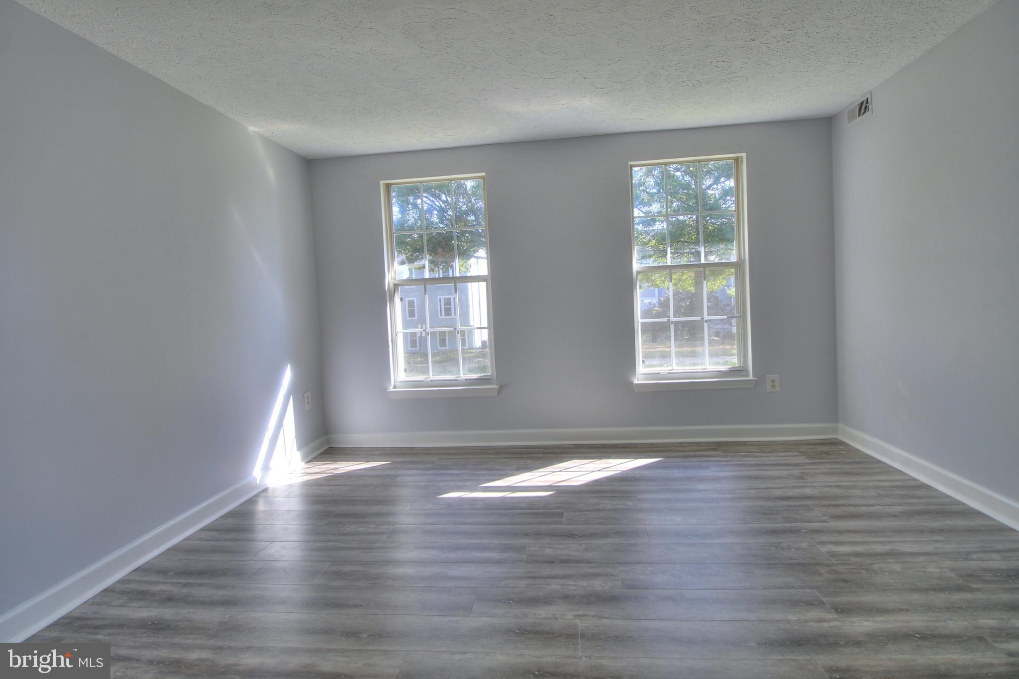 RIVERSIDE - Residential