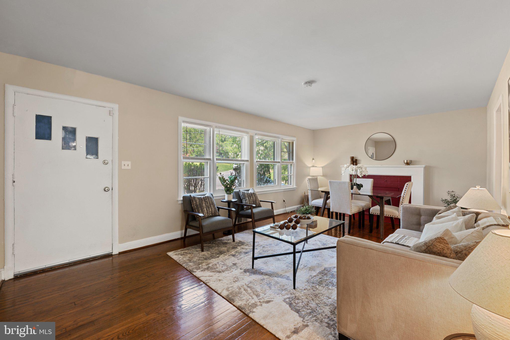 4419 LAKEVIEW DRIVE