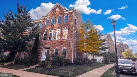 Photo of 3179 John Glenn St, HERNDON, VA 20171 (MLS # VAFX2327594)