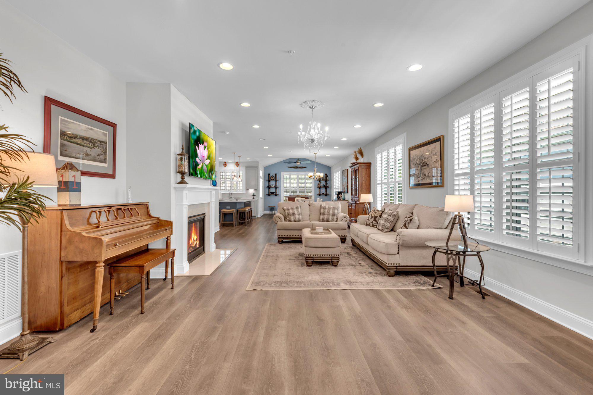 BAY BRIDGE COVE - Residential