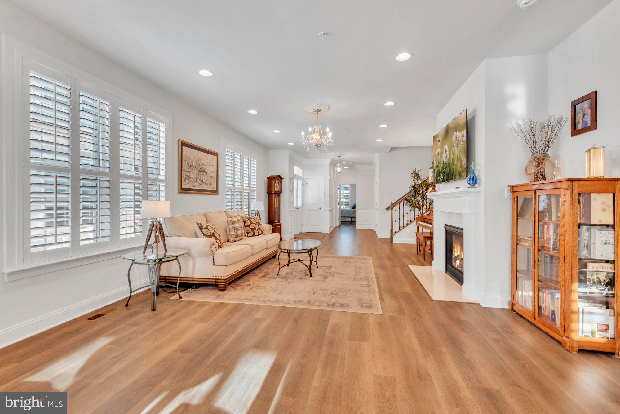 BAY BRIDGE COVE - Residential