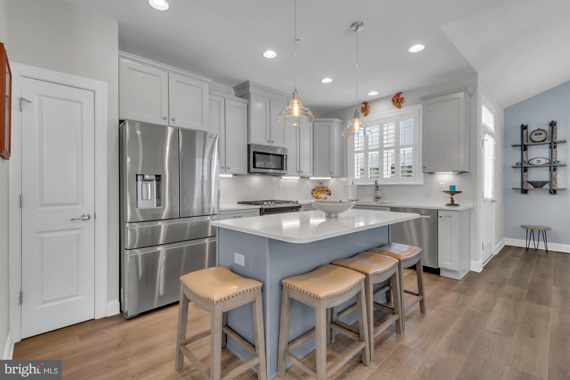 BAY BRIDGE COVE - Residential