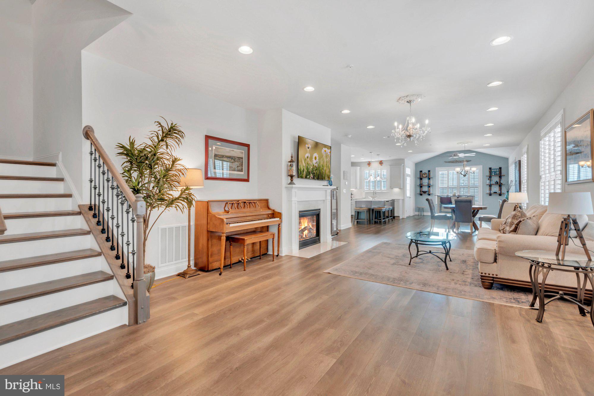 BAY BRIDGE COVE - Residential