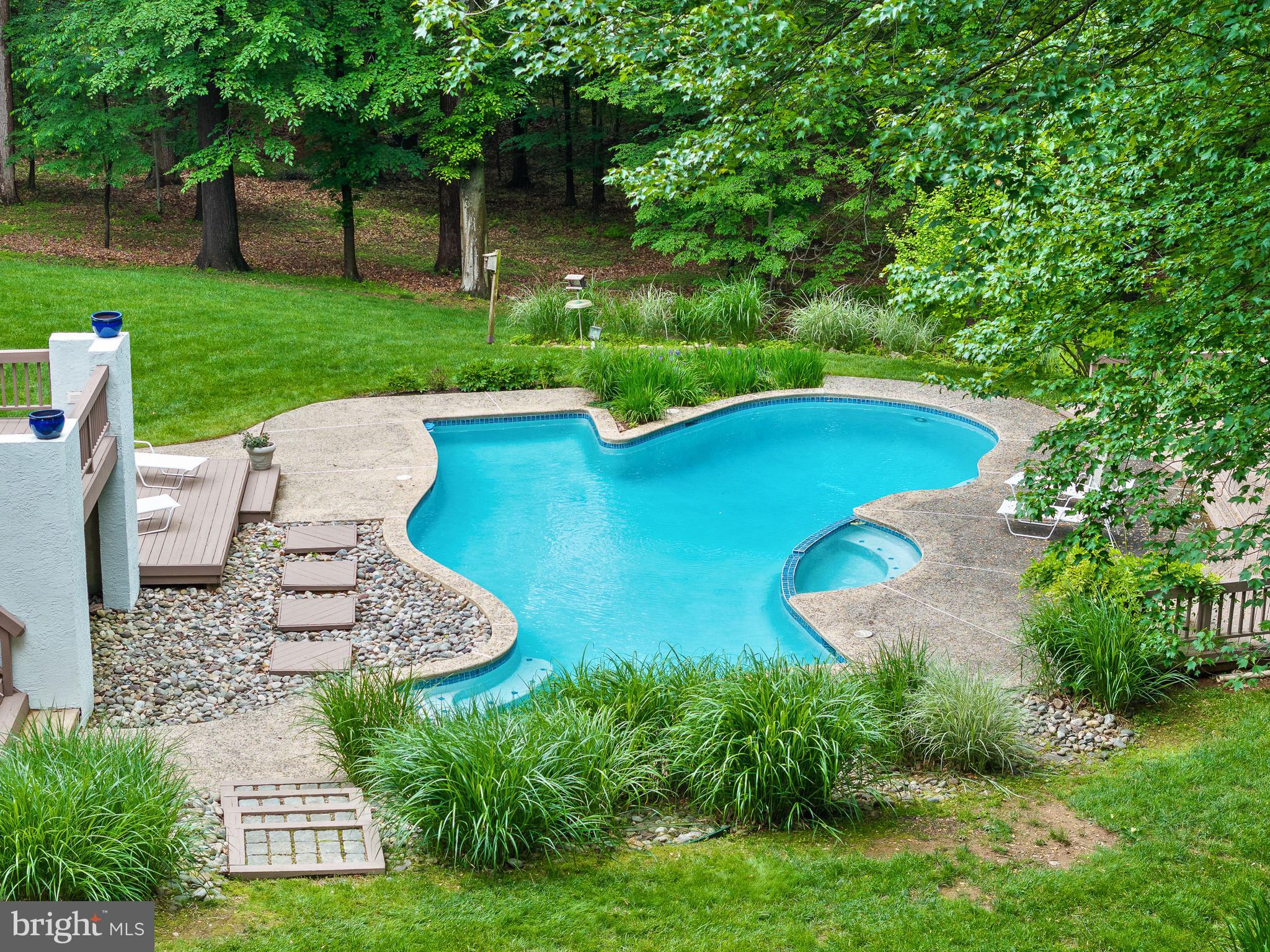 RADNOR HUNT - Residential