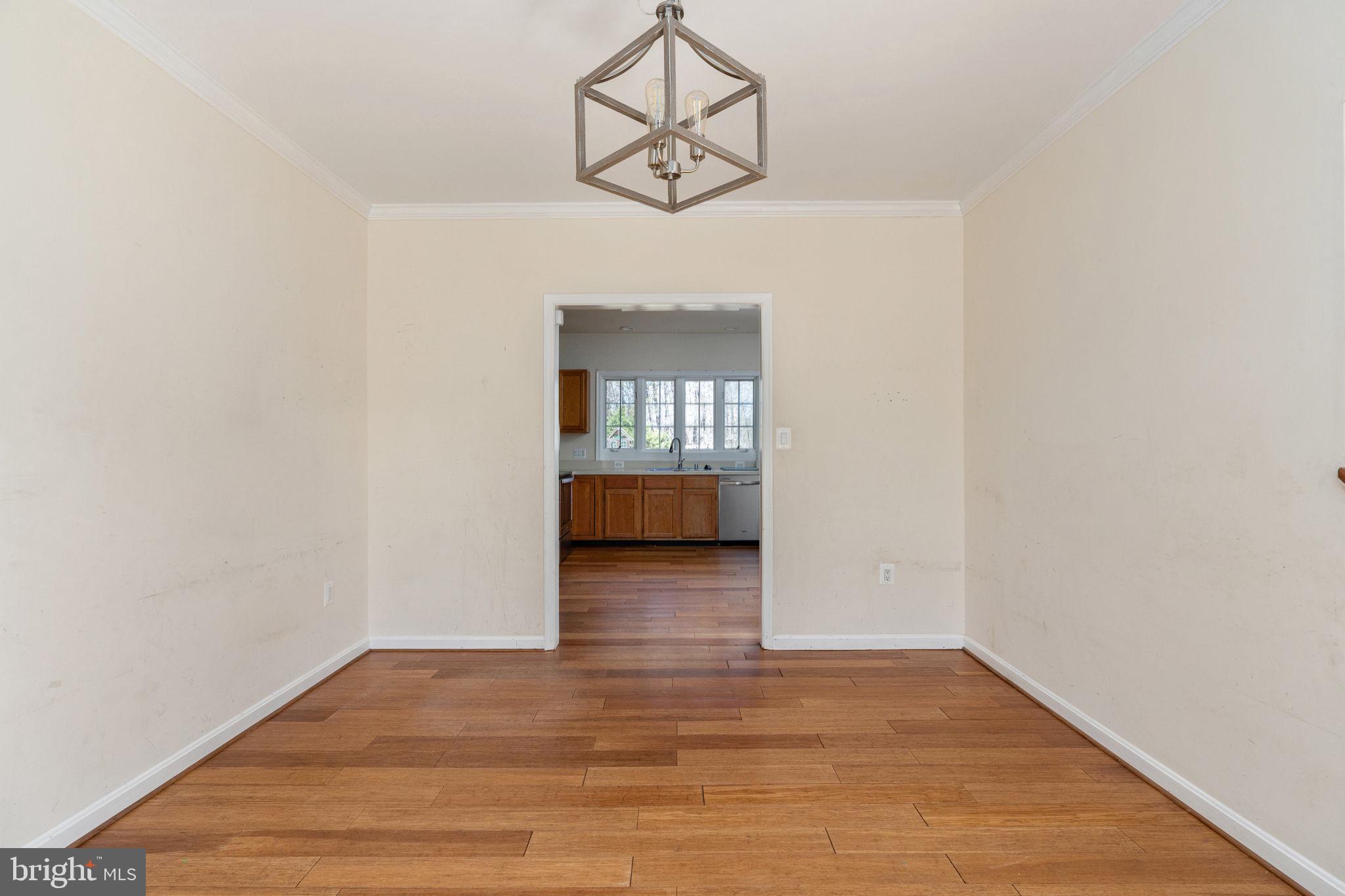 CRYSTAL LAKE - Residential